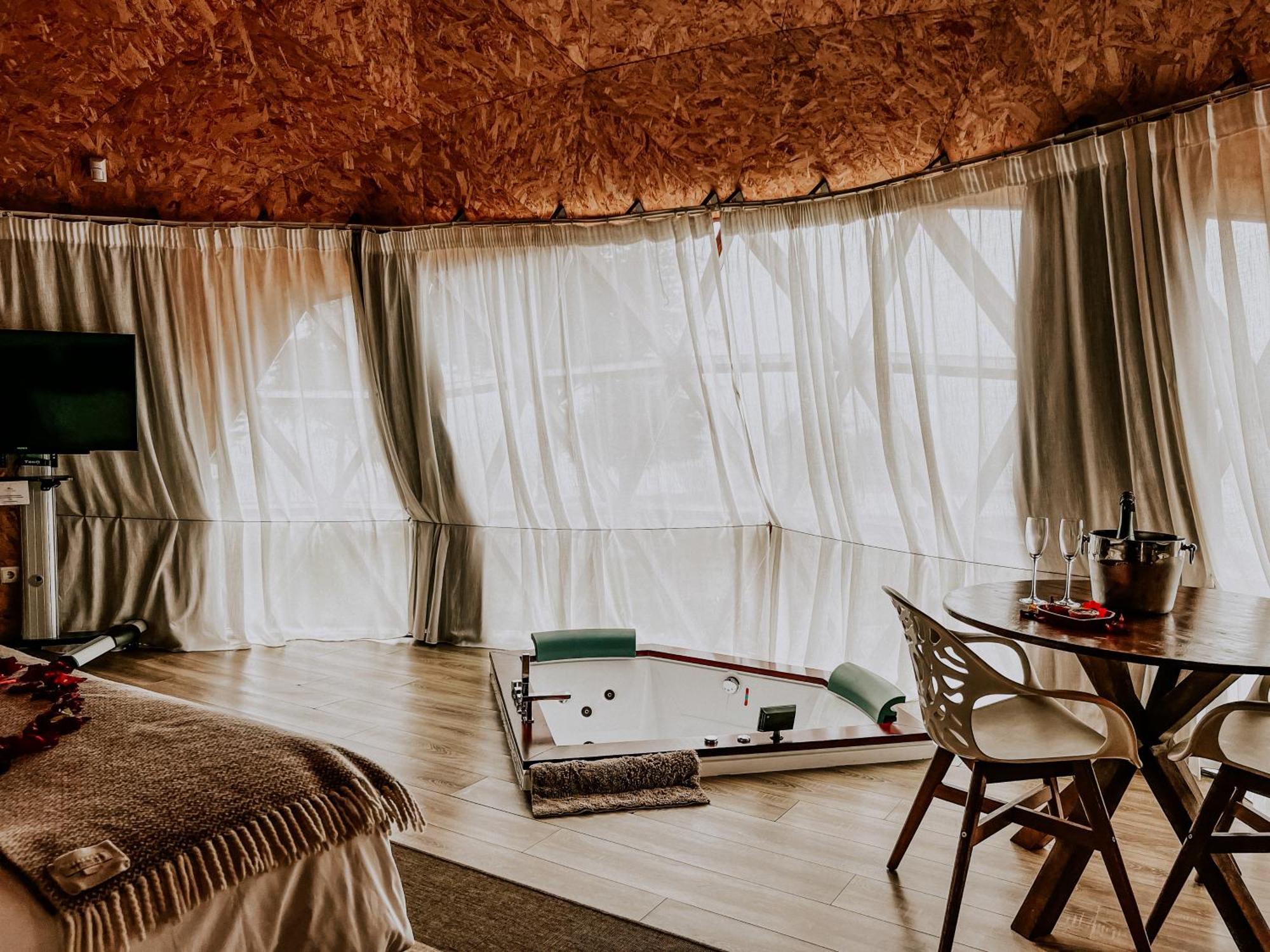 Natura Glamping Alcongosta Exterior photo