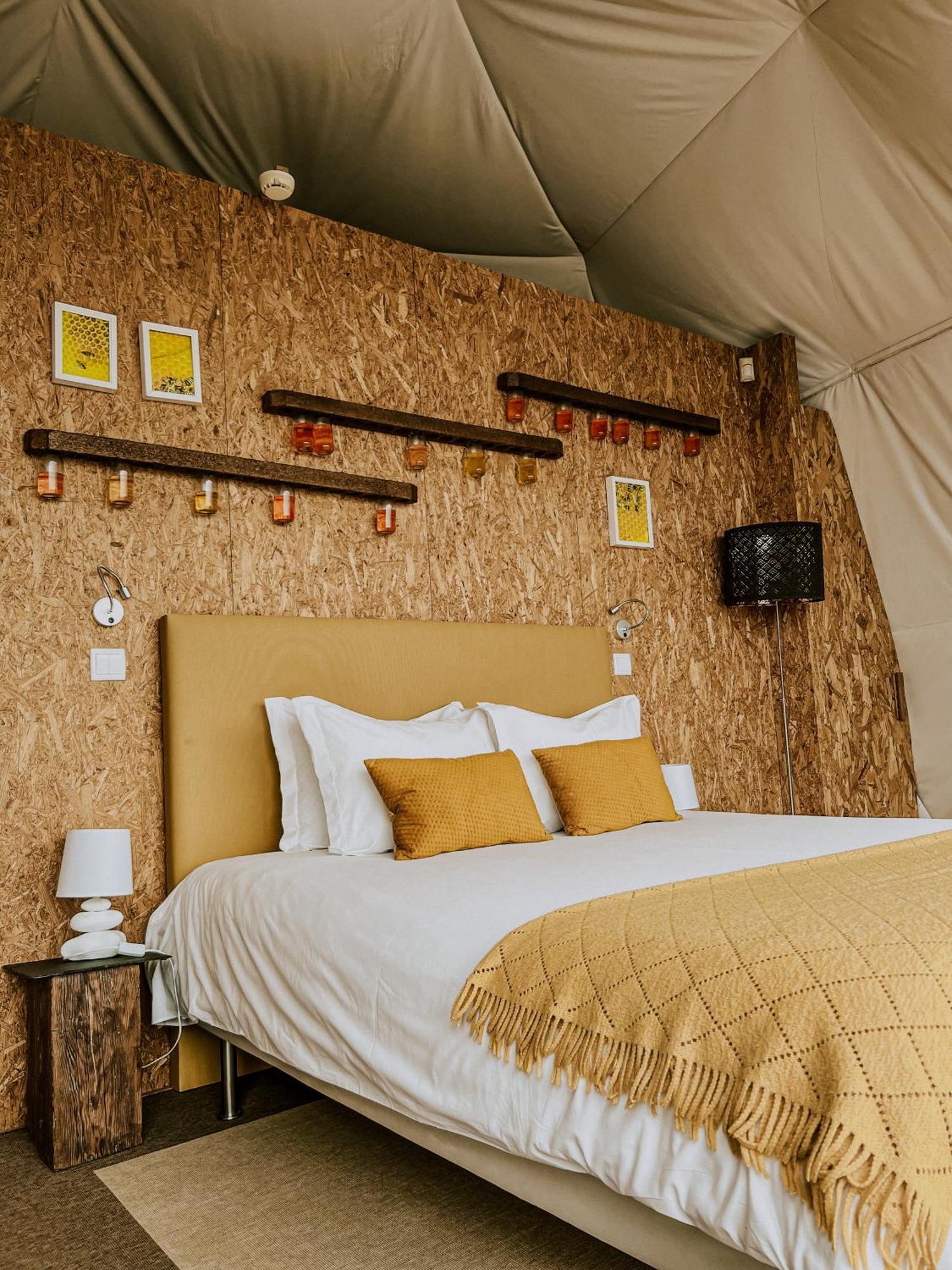 Natura Glamping Alcongosta Exterior photo